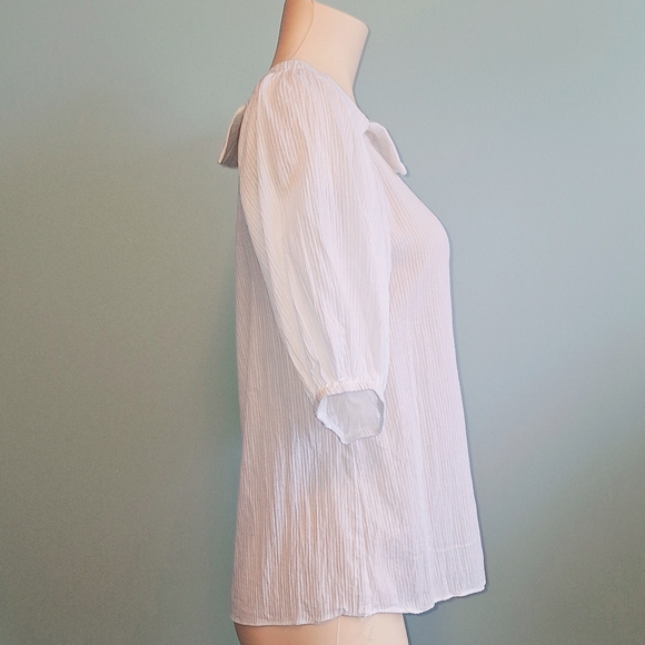 2️⃣9️⃣/4️⃣ Asymmetrical collar white shirt - Picture 2 of 7